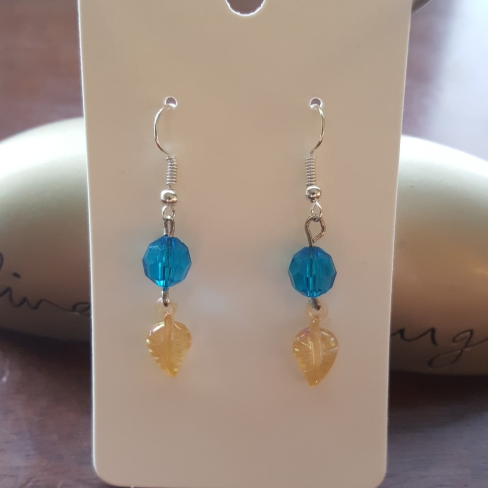 💙Girls Leaf🍂 earrings🍃